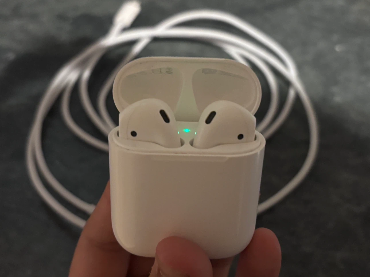 Apple AirPods (2nd generation)