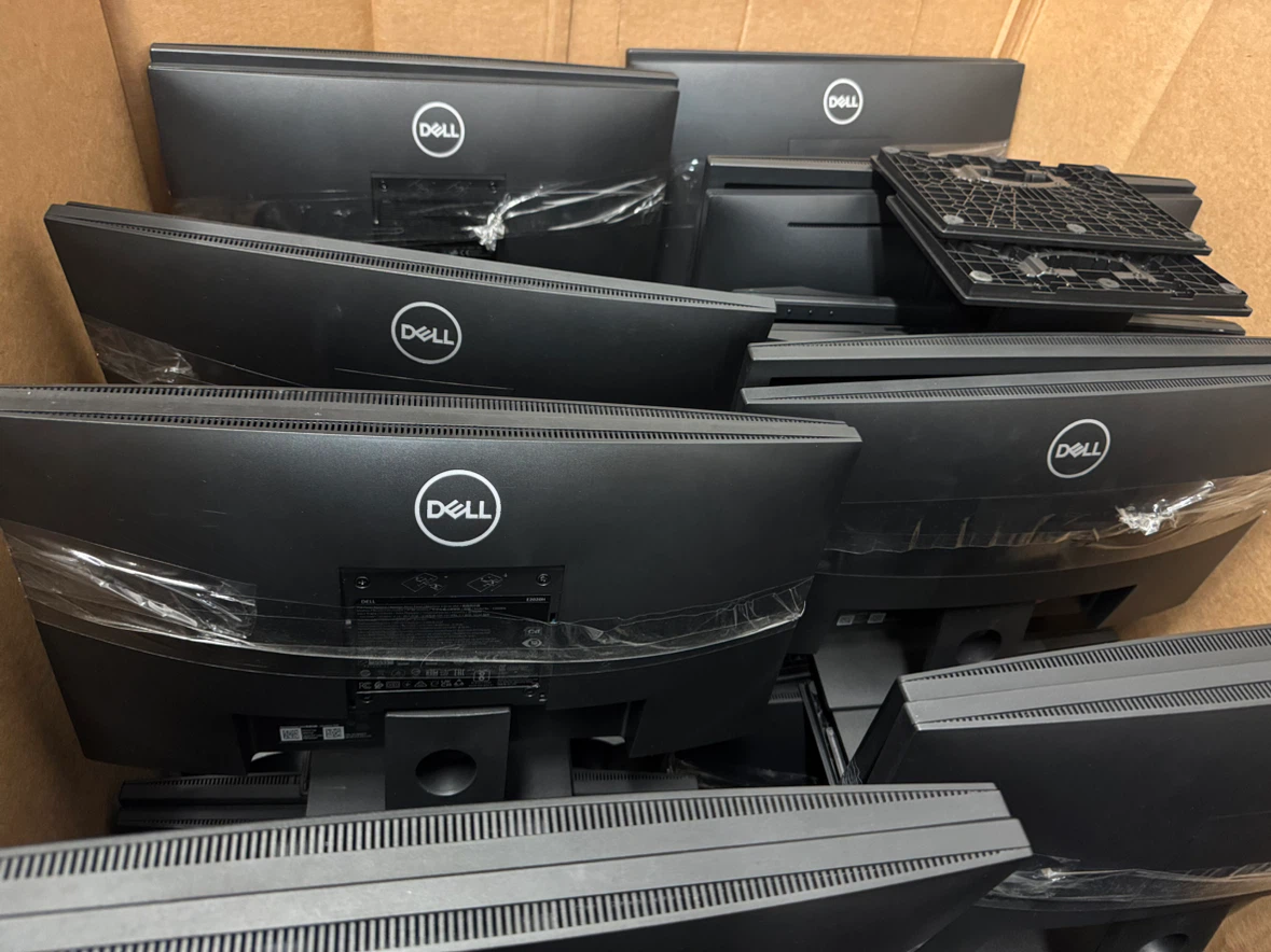 Bulk Sale of 100 Dell Computer Monitors