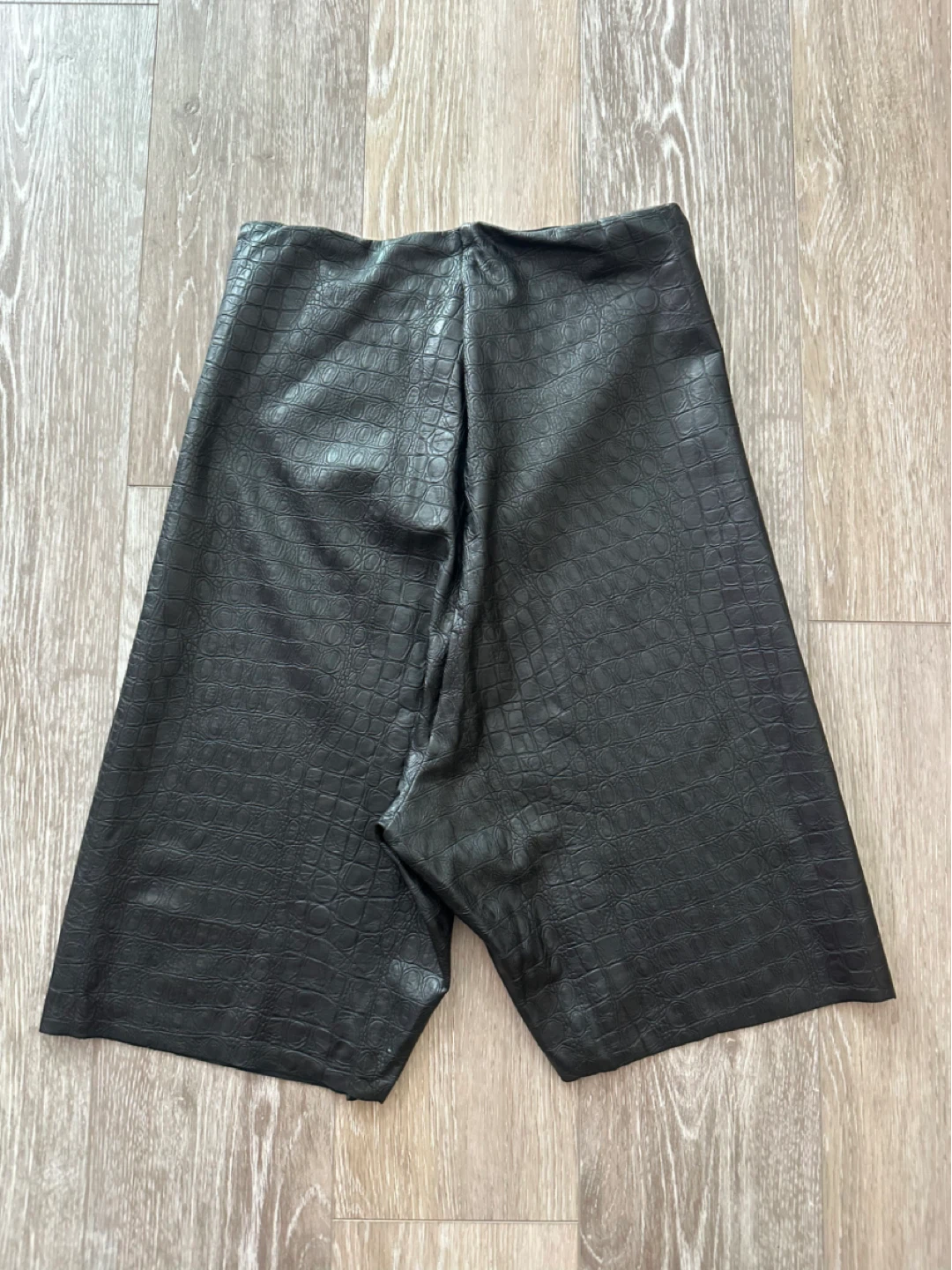 Commando faux leather croc bike shorts - photo 2