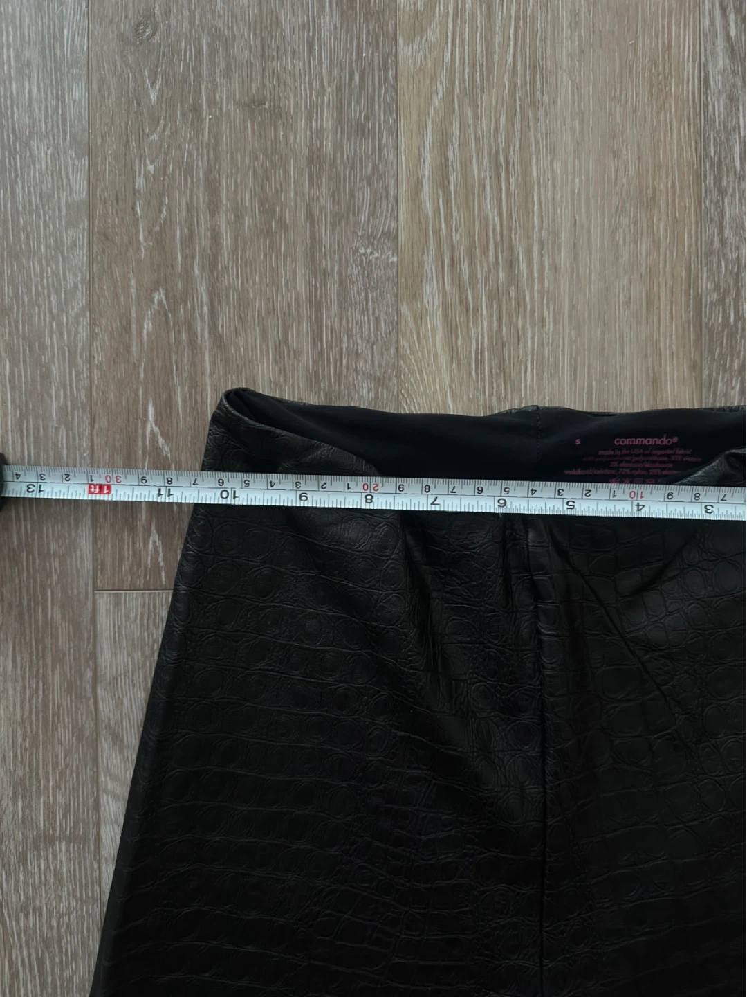 Commando faux leather croc bike shorts - photo 4