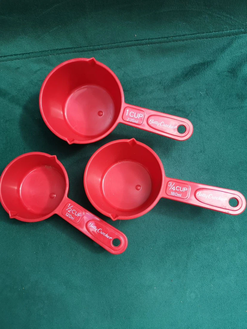 Betty Crocker Red Measuring Cups Set - photo 2
