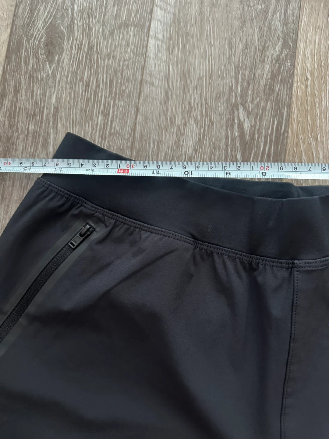 Alo Yoga Black Performance Shorts - photo 3