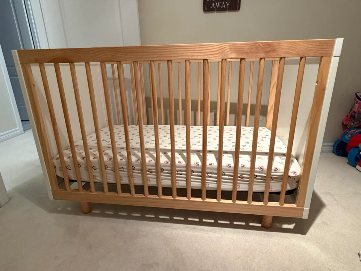 Convertible Crib - Like New
