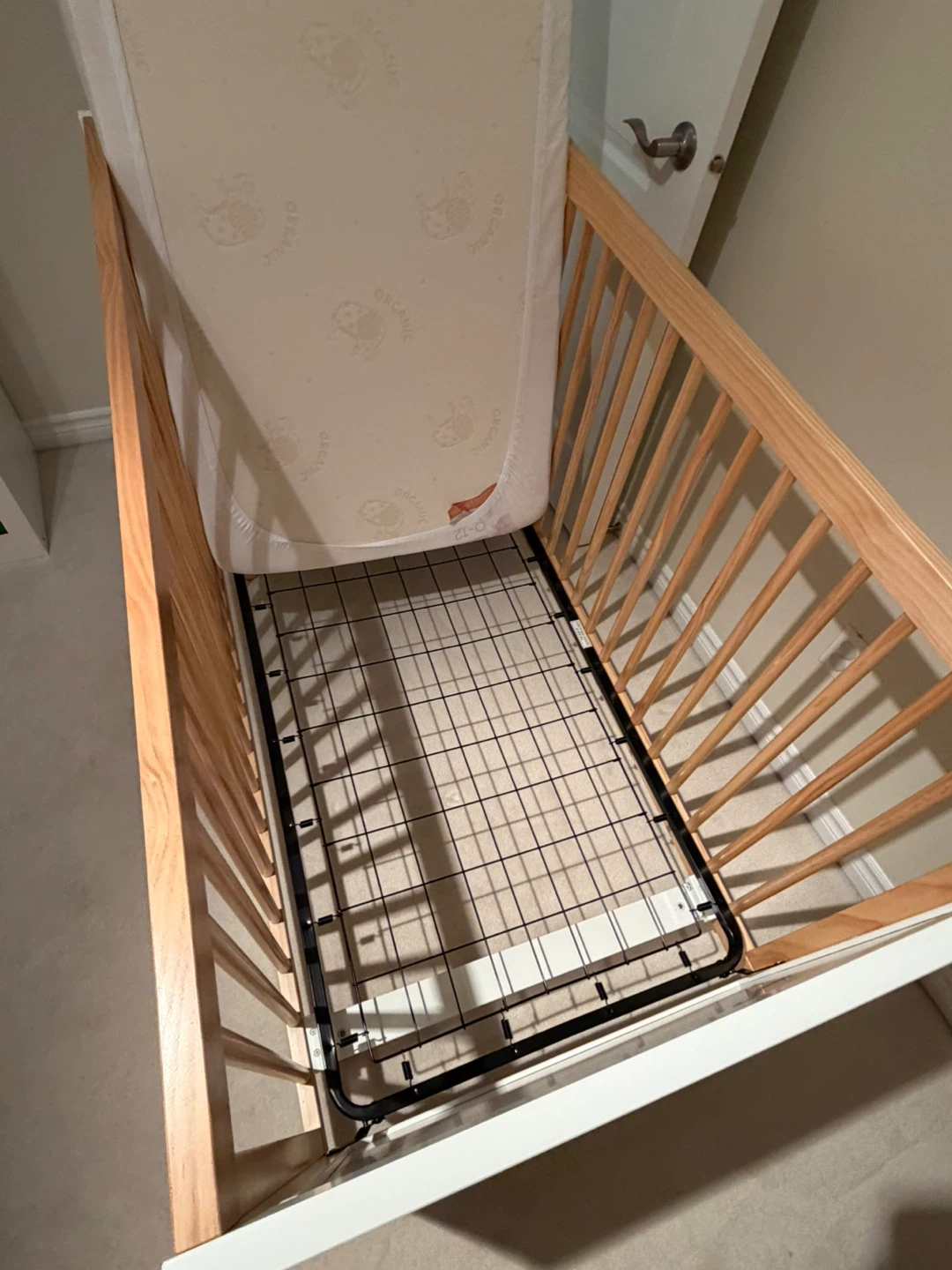 Convertible Crib - Like New - photo 4