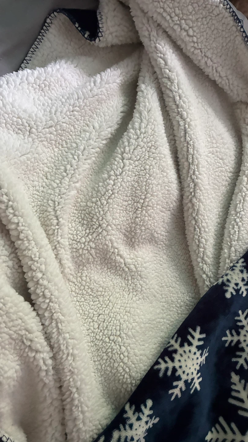 Navy Snowflake Plush Throw Blanket - photo 2