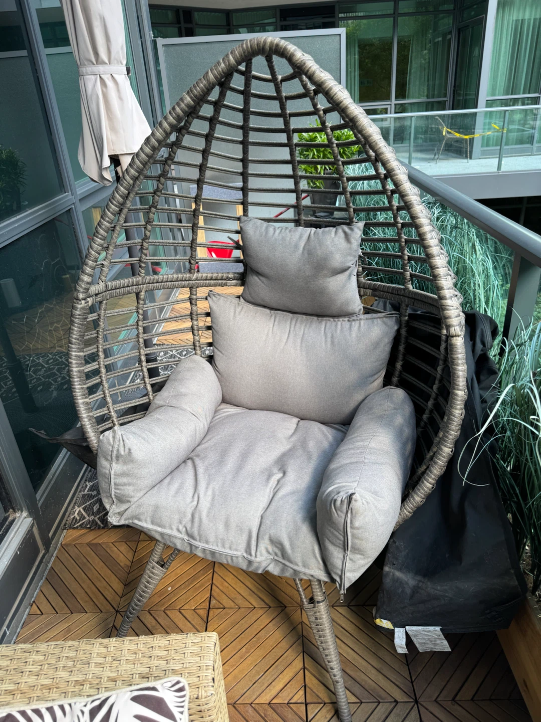 Outdoor Wicker Egg Chair with Cover