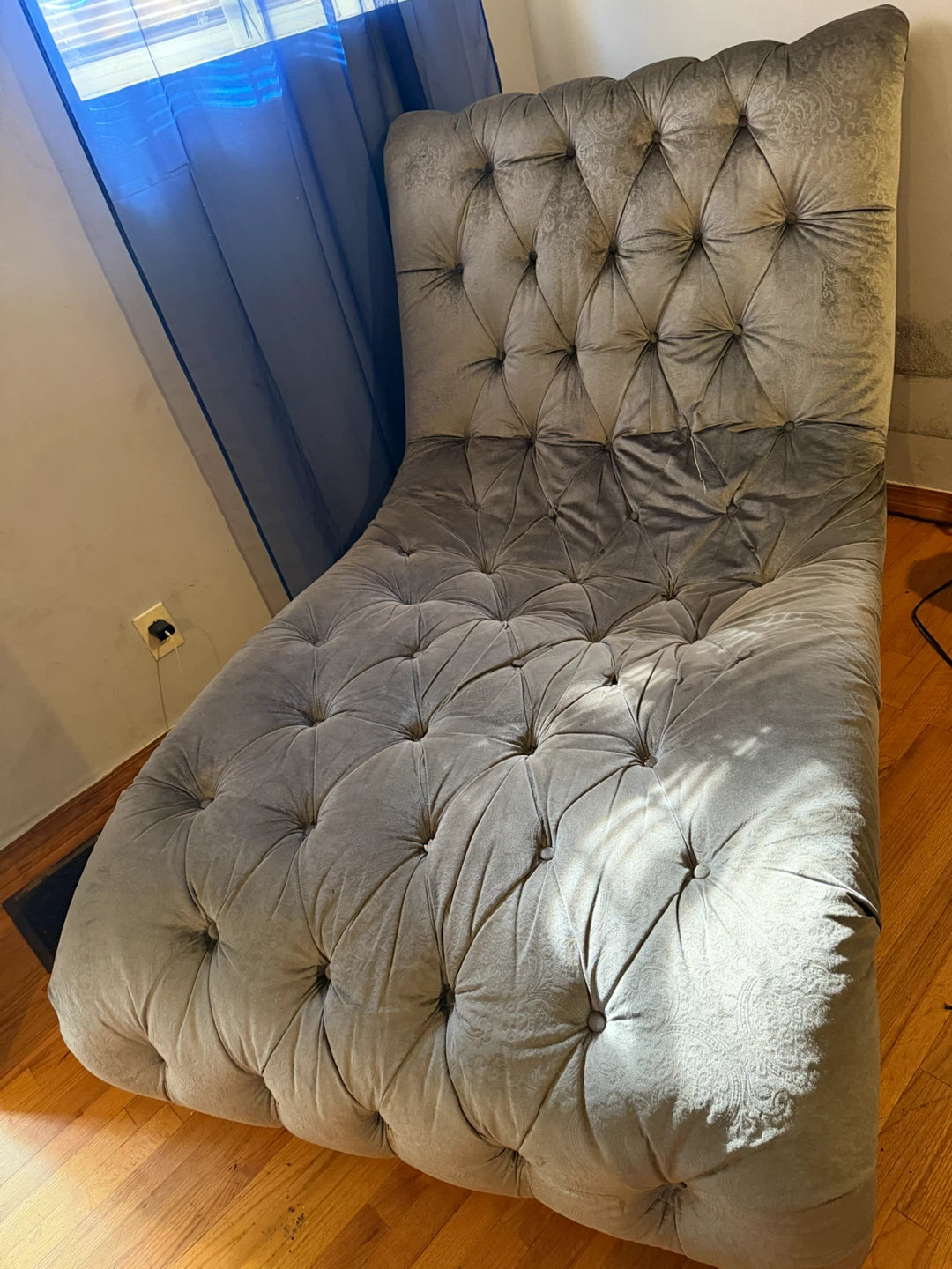 Tufted Velvet Chaise Lounge - photo 2