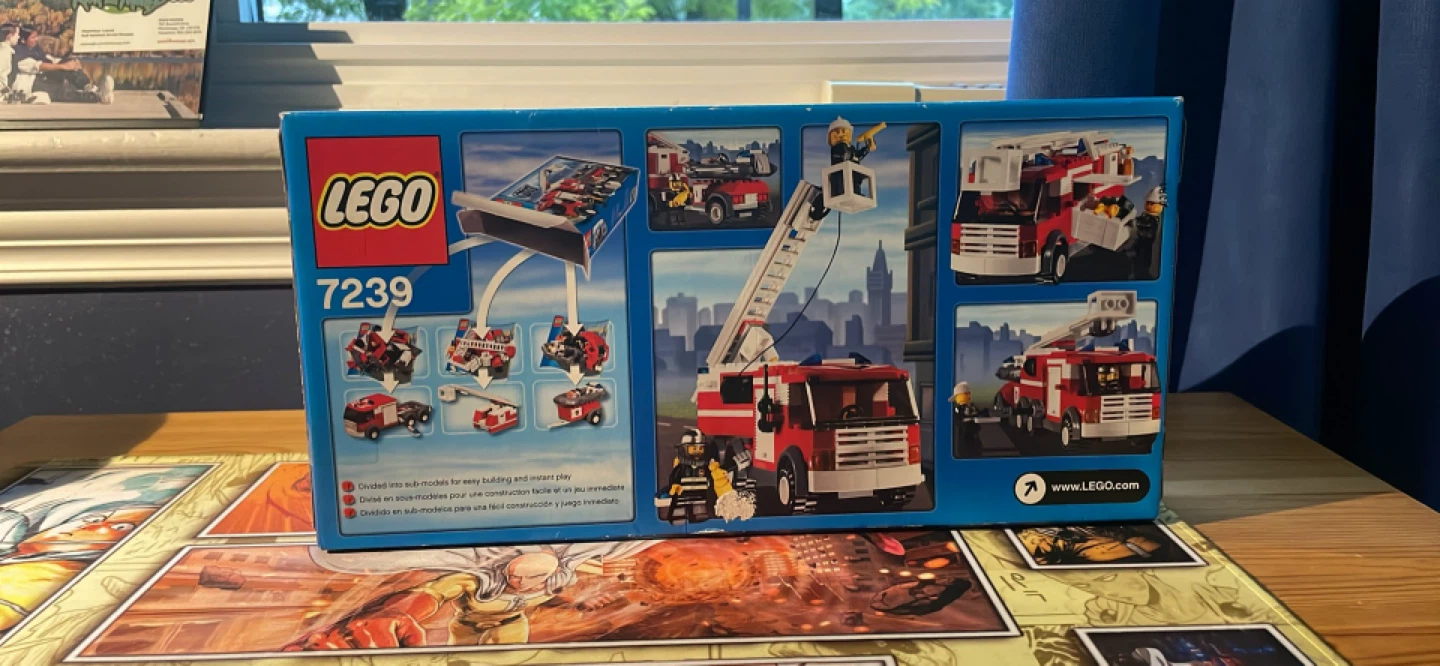 LEGO City Fire Truck Set 7239 - photo 2