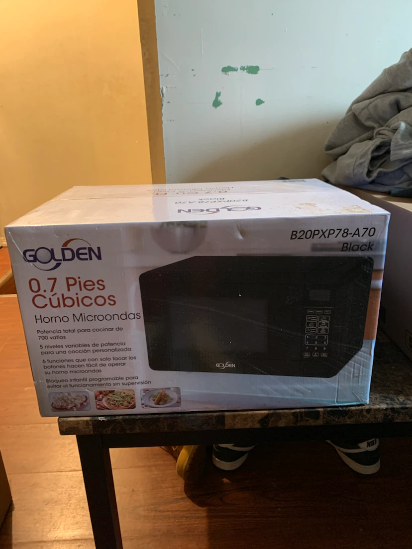 Golden 0.7 Cu. Ft. Microwave Oven - Black - photo 2