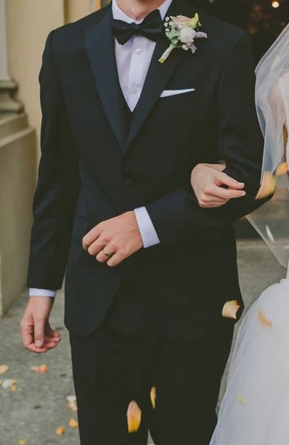 Black by Vera Wang Tuxedo Suit