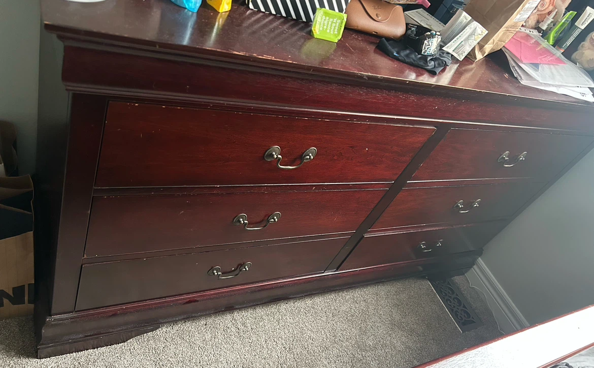 Dark wood 6-drawer dresser