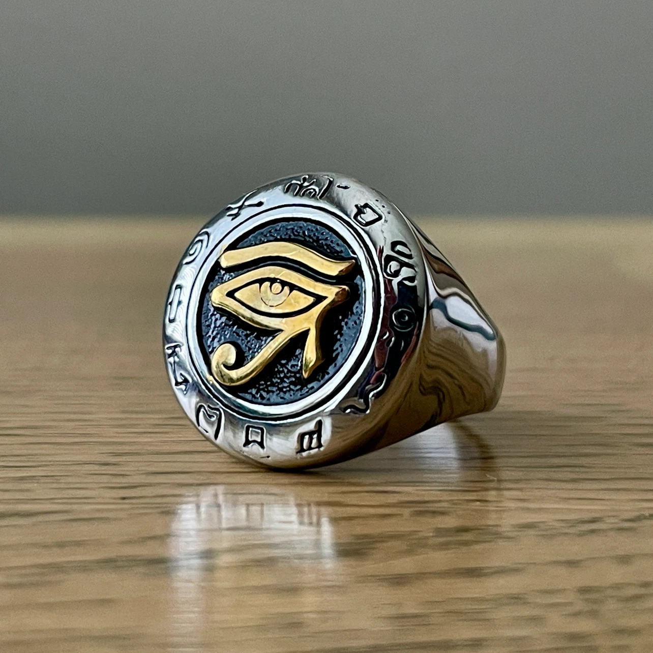 Eye of Horus stainless steel (size 12)