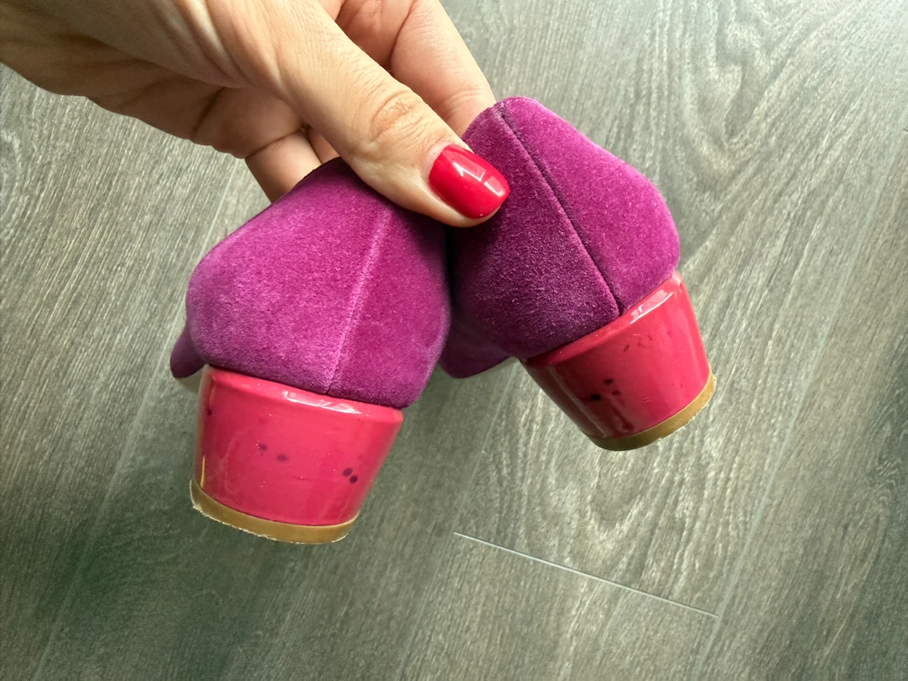 Salvatore Ferragamo Suede Vara Bow Heels - Magenta 37.5 - photo 5