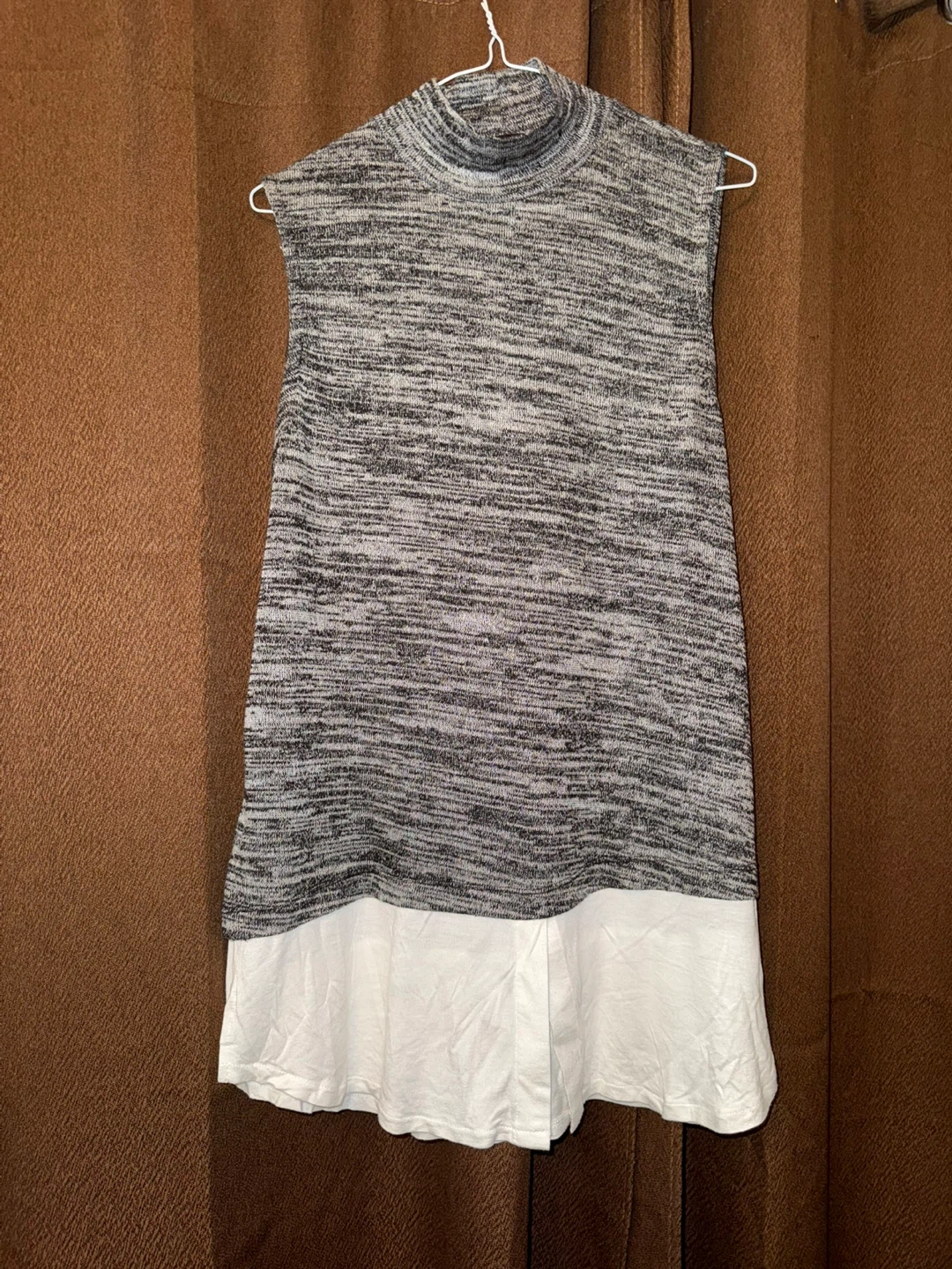 Revamped Grey and White Sleeveless Mock Neck Top