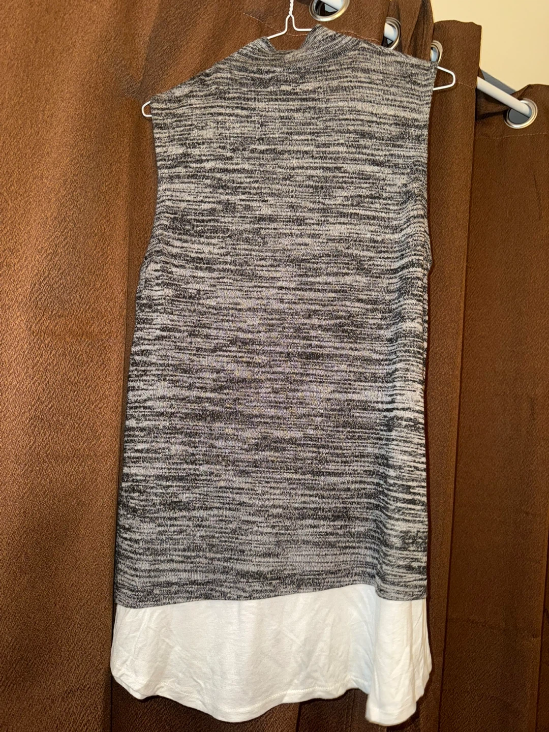 Revamped Grey and White Sleeveless Mock Neck Top - photo 2