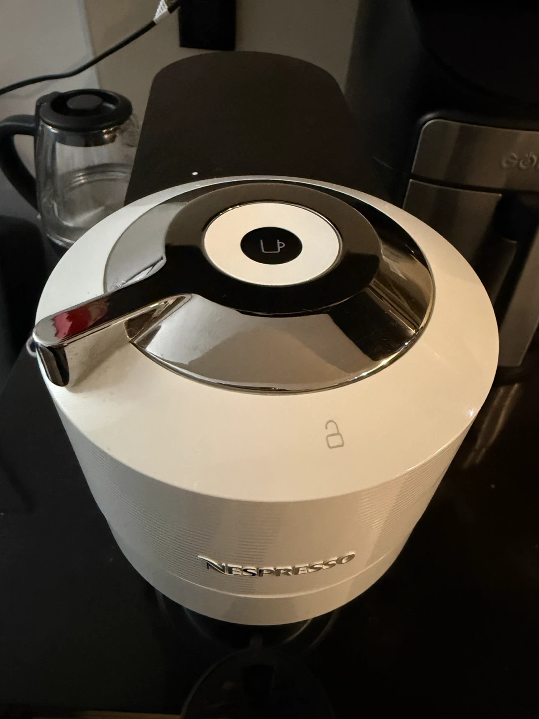 Nespresso Vertuo Next White + free pods - photo 3