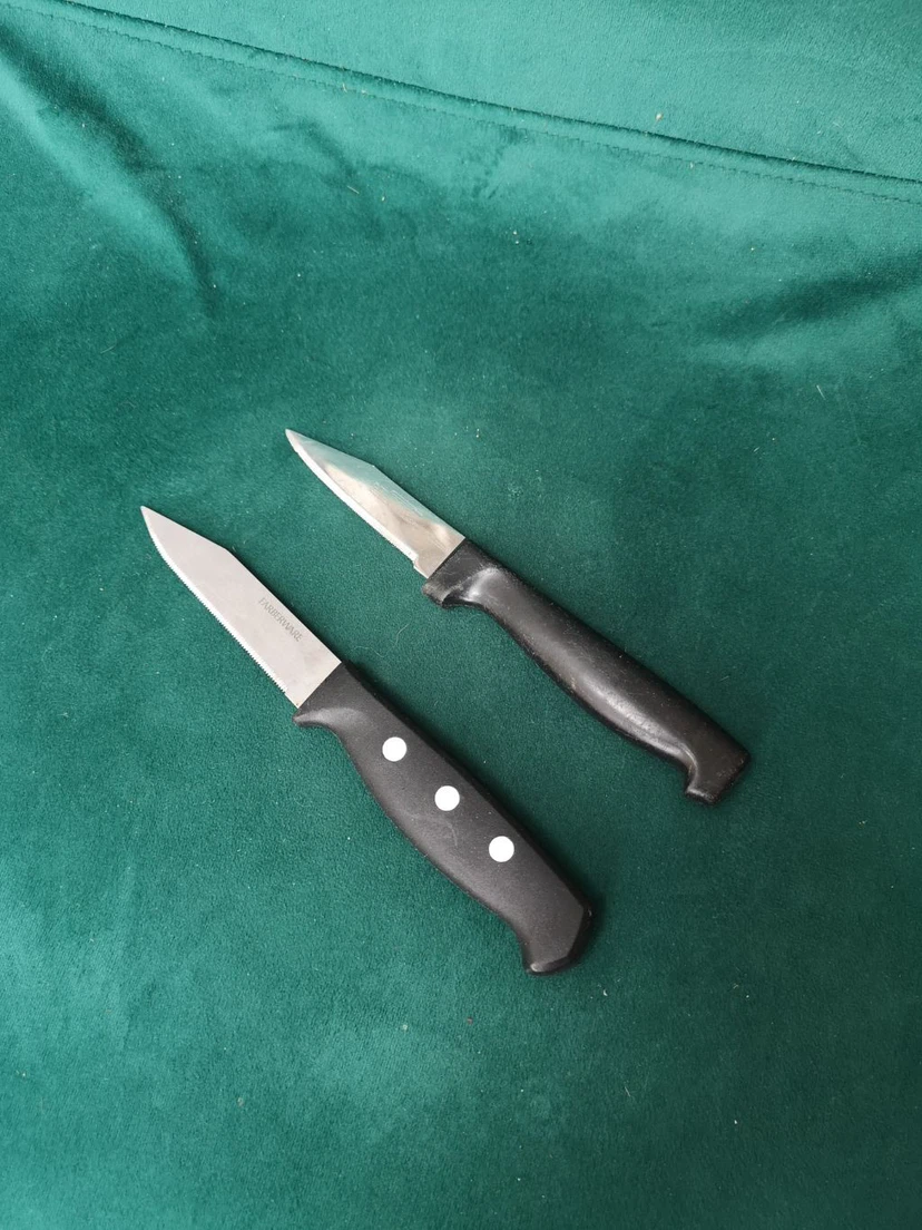 2 Kitchen Knives