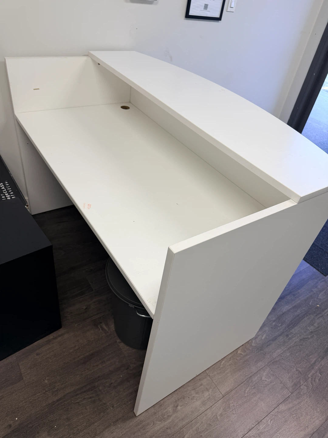 White Reception Desk - photo 2