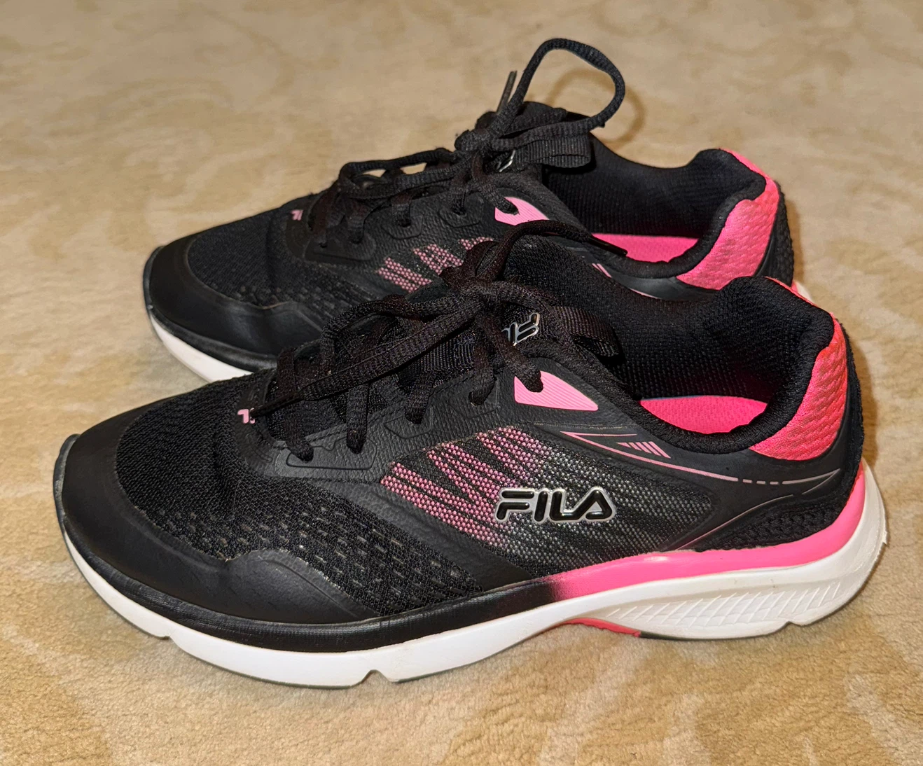Fila Running Shoes Black and Pink