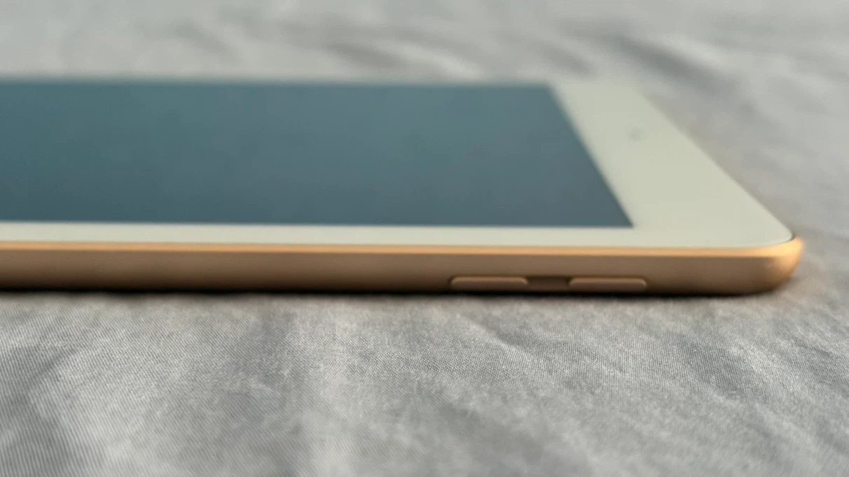 Apple iPad 5th Generation - photo 5