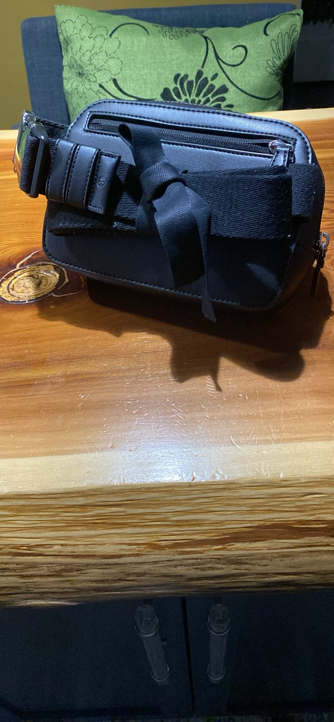 Lululemon Black Belt Bag - photo 4