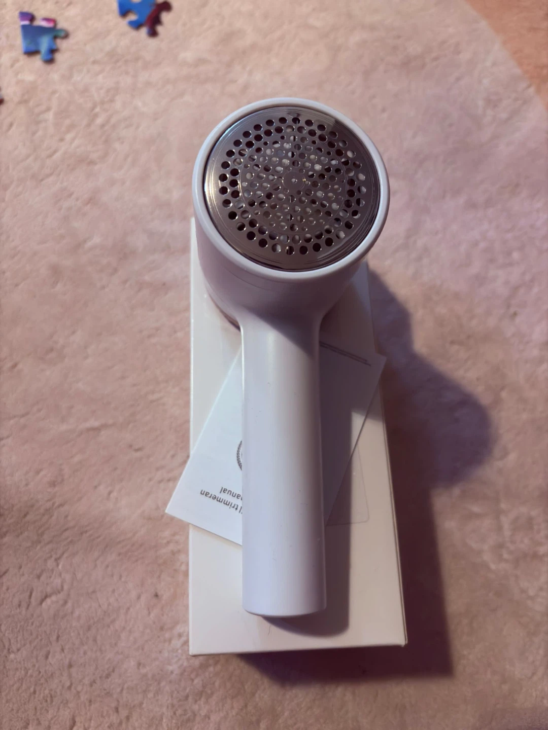 White Electric Fabric Shaver/Lint Remover