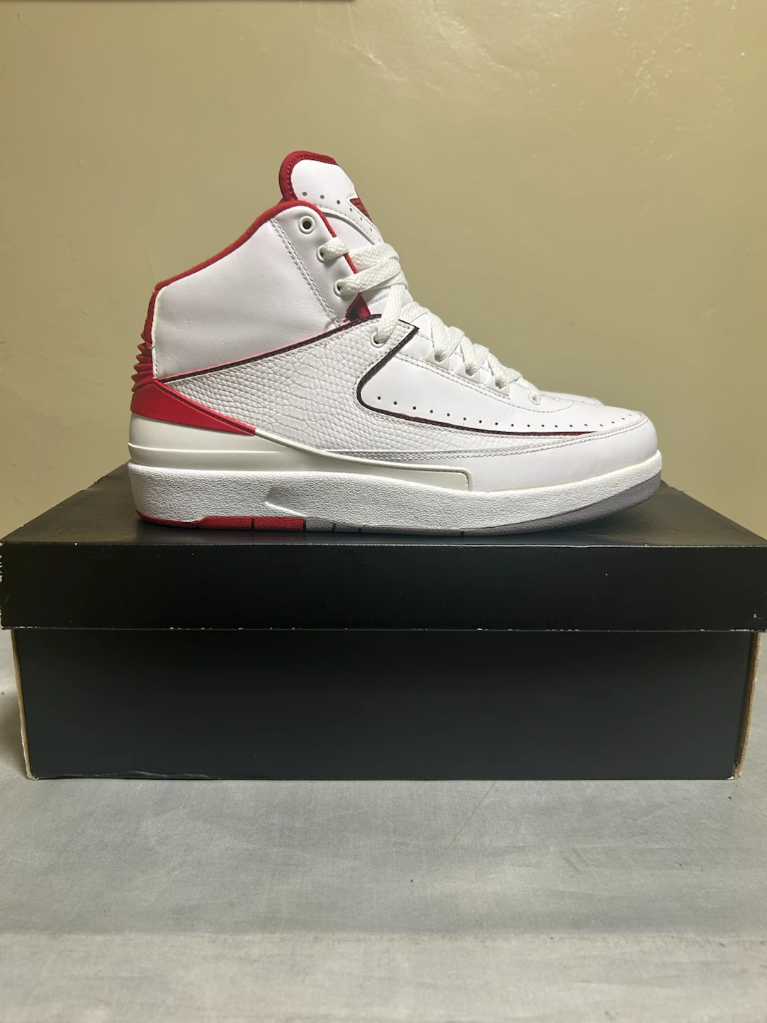 Nike Air Jordan 2 Retro White Red