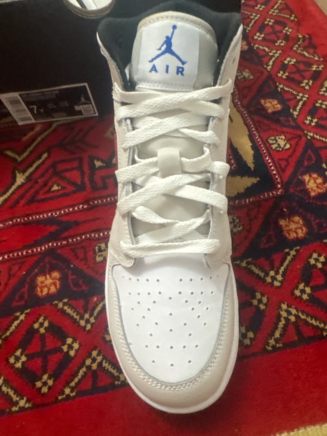 Air Jordan 1 Mid SE Sneakers - Size 7Y - photo 3