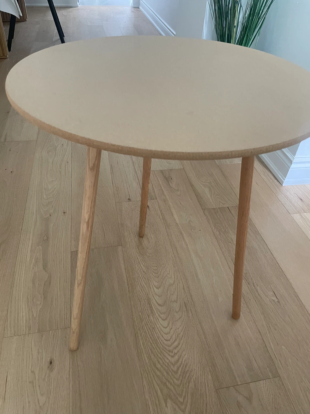 Round Side Table with Wooden Legs