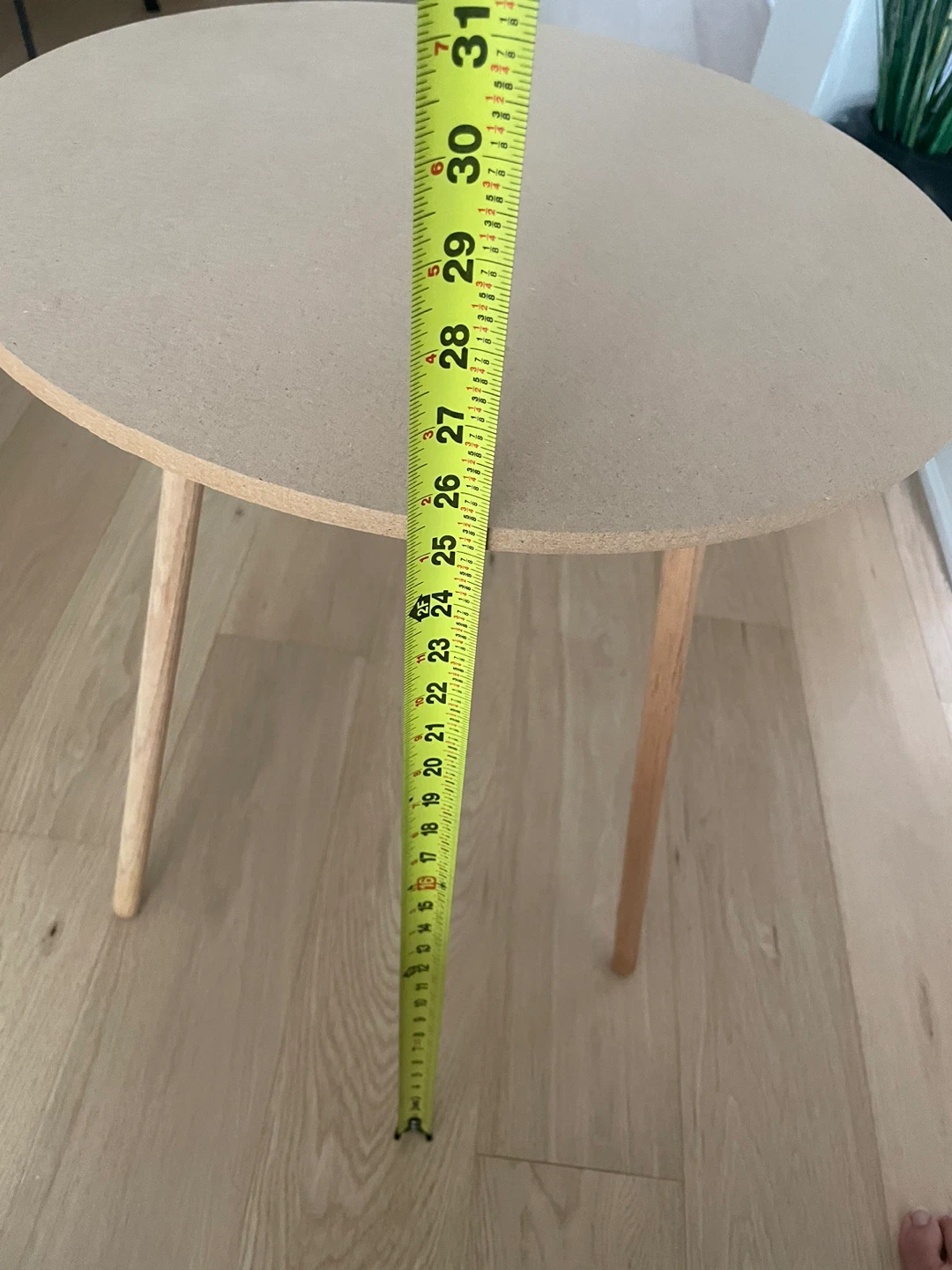 Round Side Table with Wooden Legs - photo 3