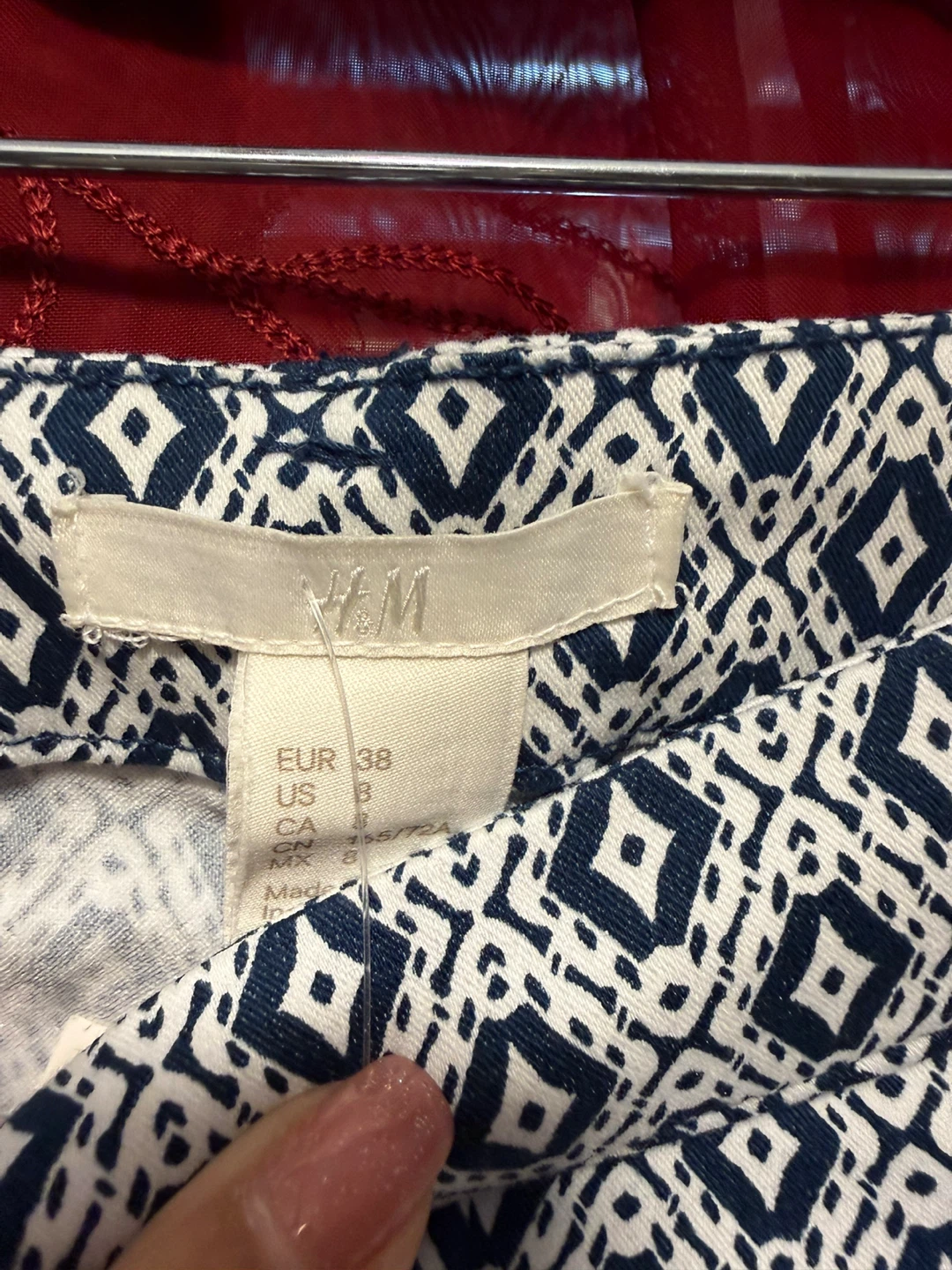 H&M Women's Blue Diamond Pattern Slacks Size 8 - photo 3
