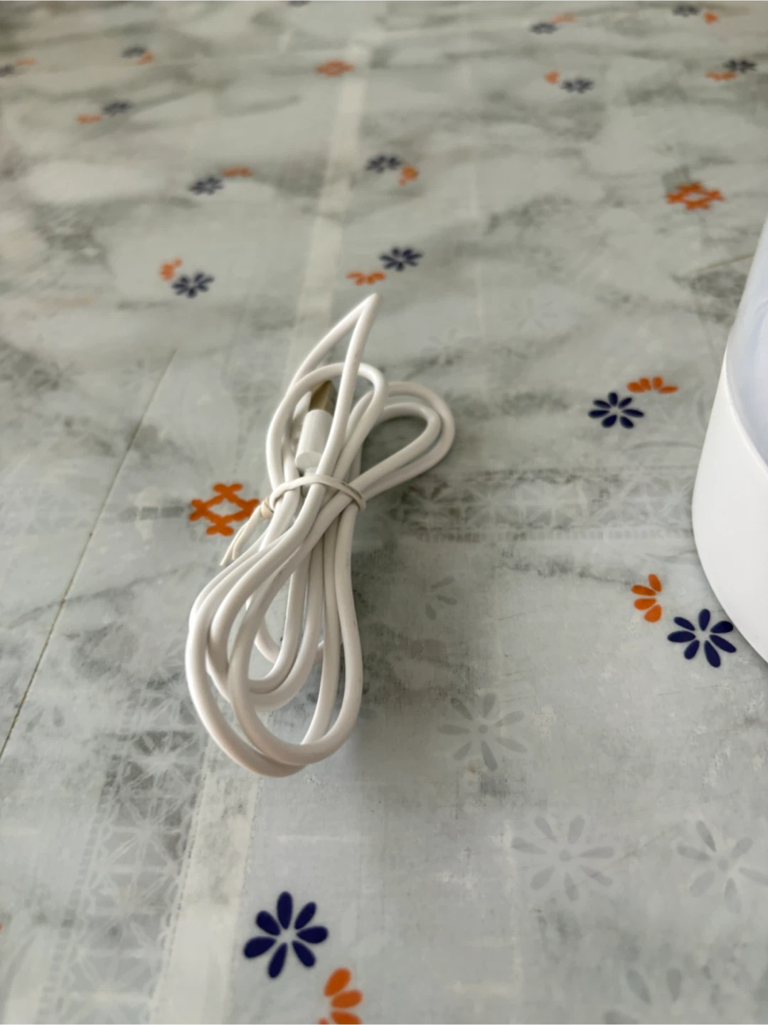 GVTCO RGB Color Changing Touch LED Lamp - photo 3