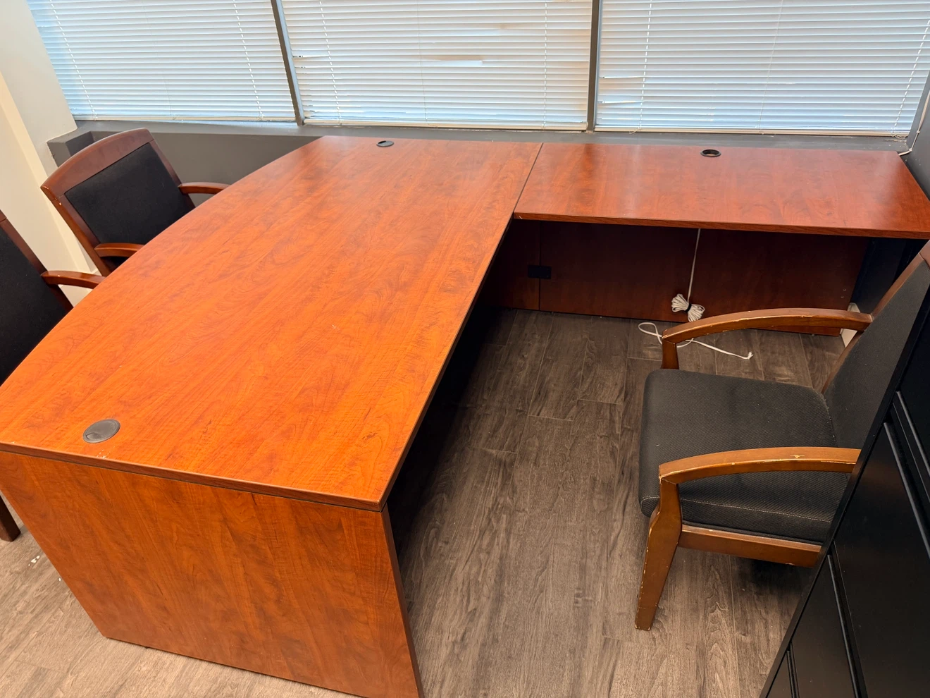 L-Shaped Executive Office Desk - photo 2