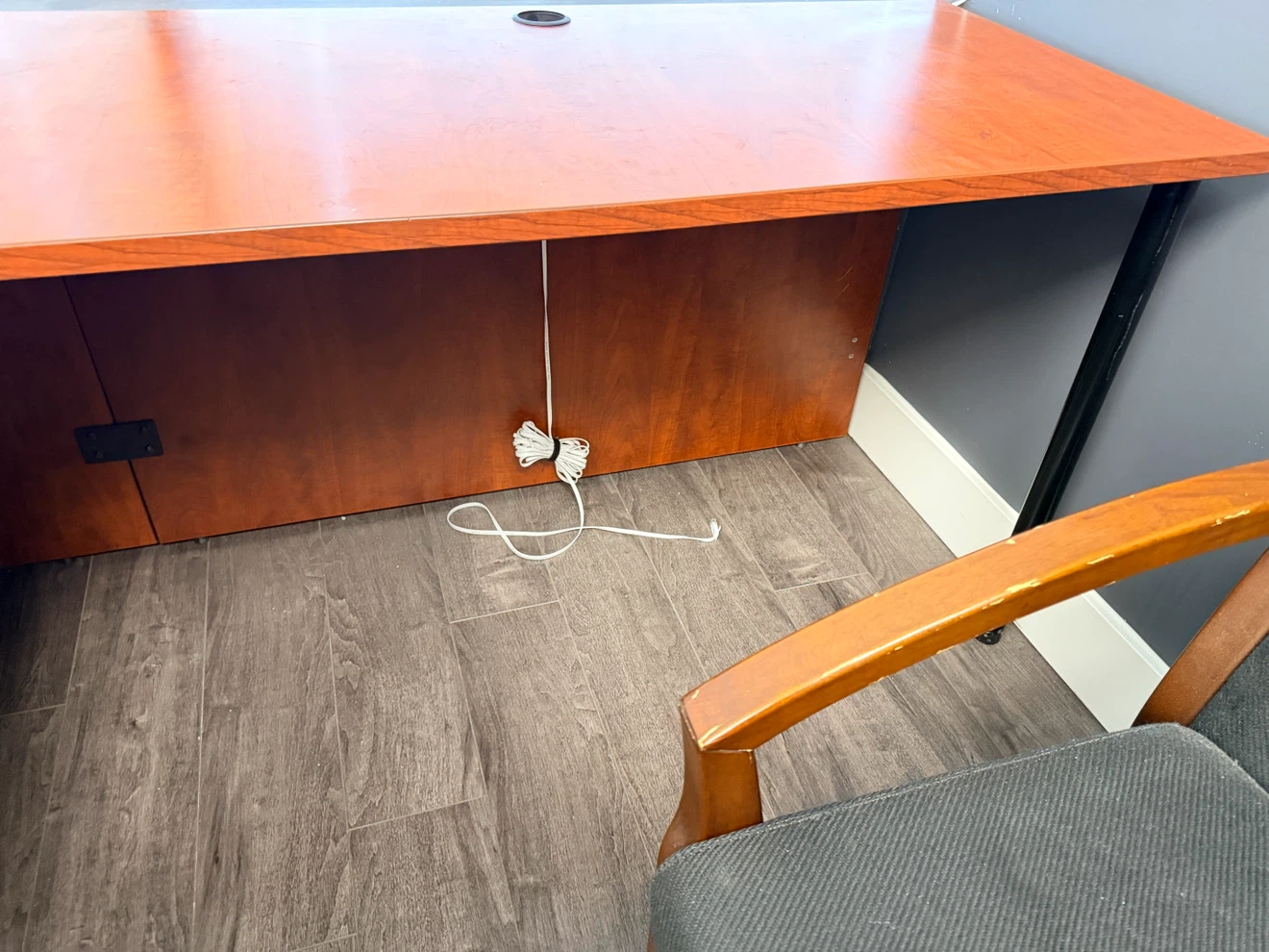 L-Shaped Executive Office Desk - photo 4