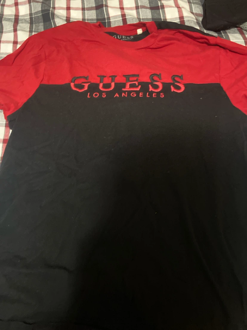 Guess Los Angeles Red and Black T-Shirt