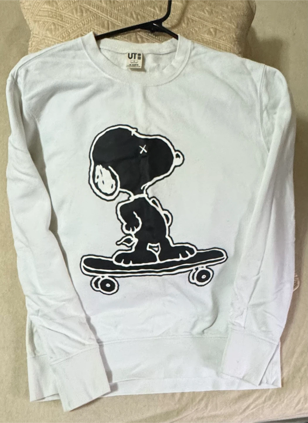 Kaws X Uniqlo X Peanuts Sweatshirt