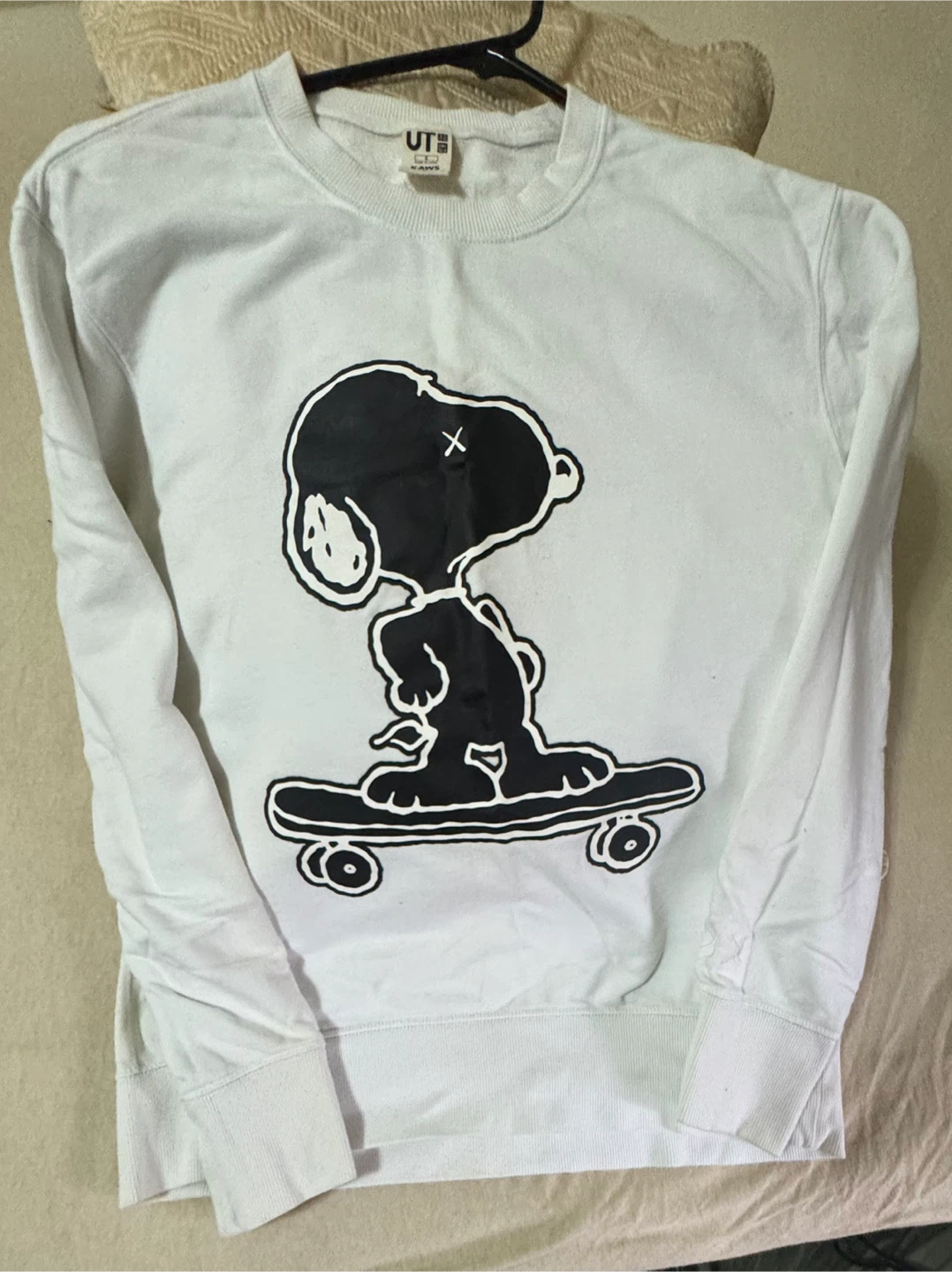 Kaws X Uniqlo X Peanuts Sweatshirt - photo 2
