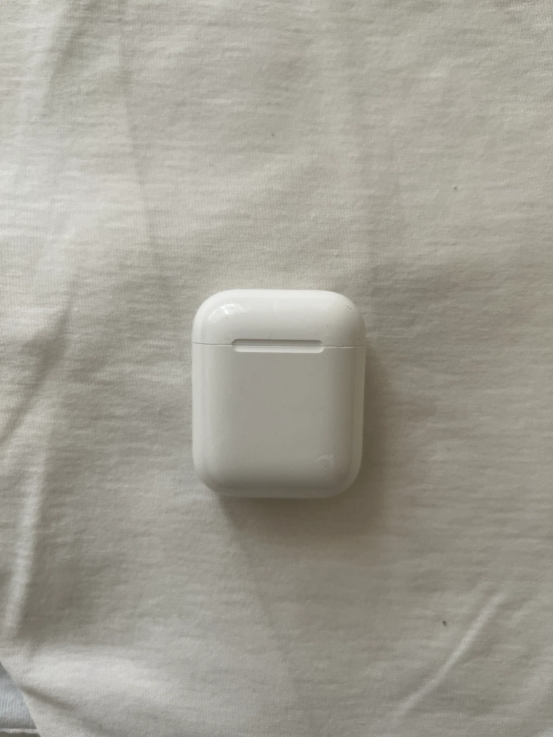 Apple AirPods with Charging Case (cleaned and tested) - photo 2