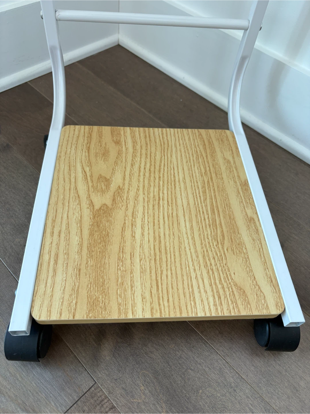C-Shaped Side Table with Wheels - photo 3