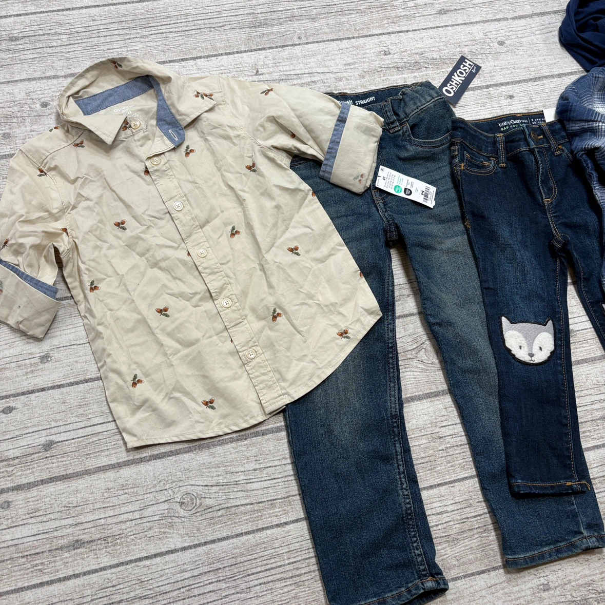 OshKosh and Baby Gap Clothing Set brand new - photo 2