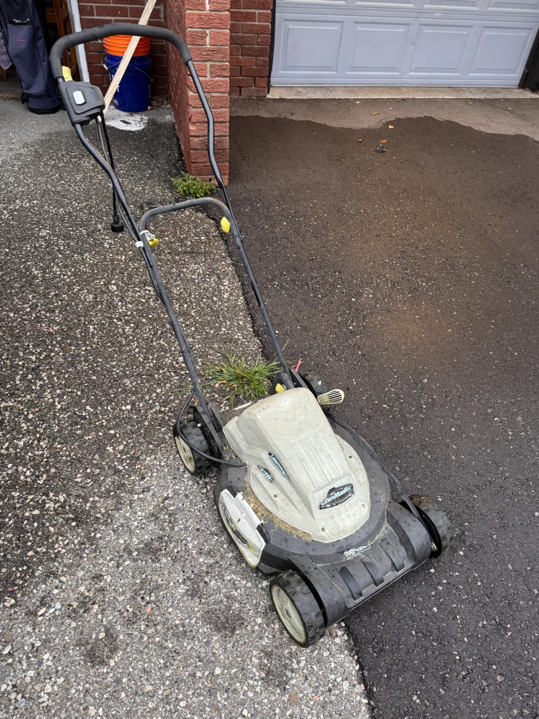 LawnMaster Electric Lawn Mower - photo 3