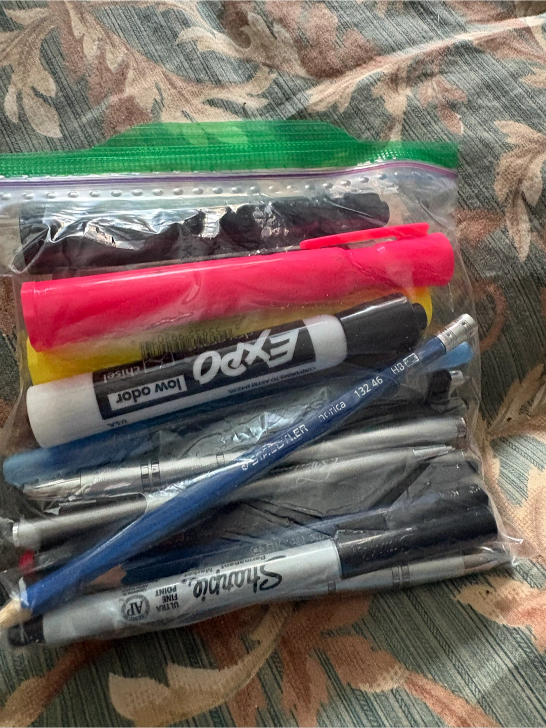 Assorted Pens, pencils and Markers Set - photo 2