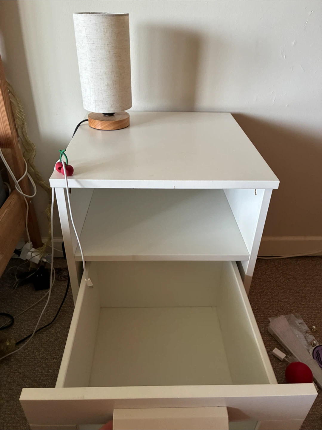 MOVING SALE : 2 IKEA BRIMNES Nightstands - photo 2