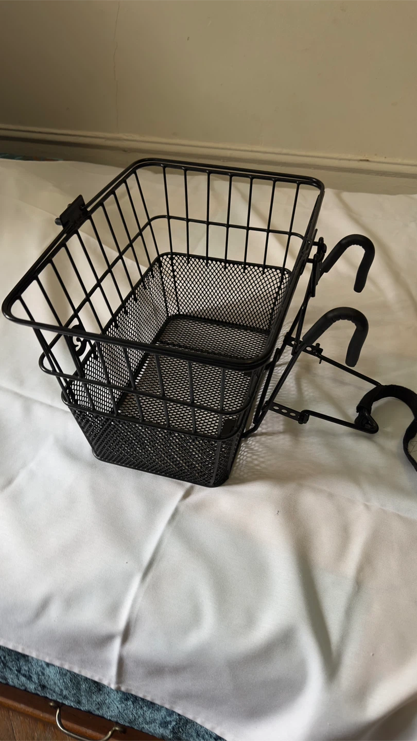 Black Metal Wire Basket with Handle