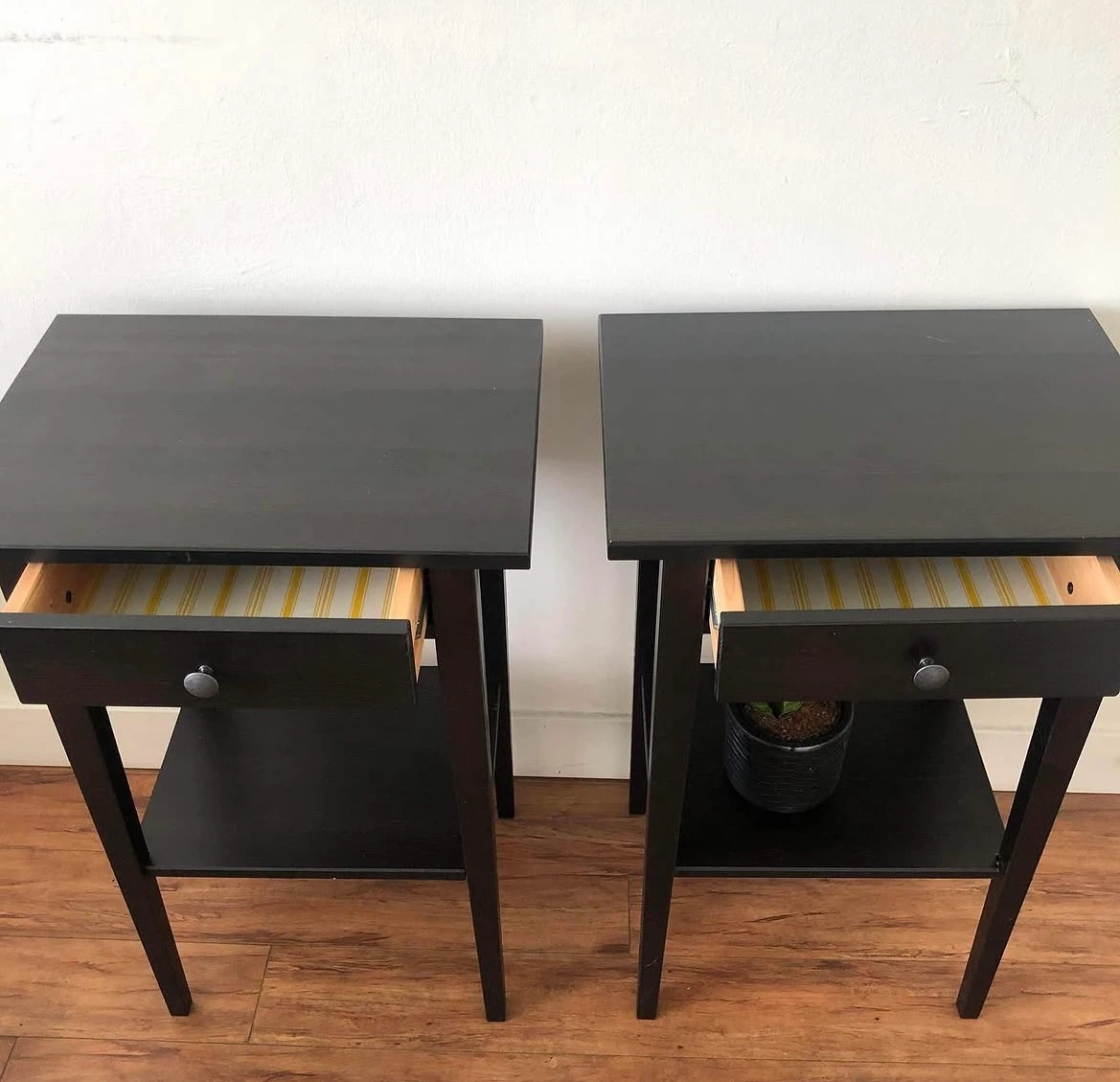 Set of two black side tables - photo 3