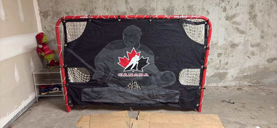 Hockey Training Net with Canada Goalie Design - photo 3
