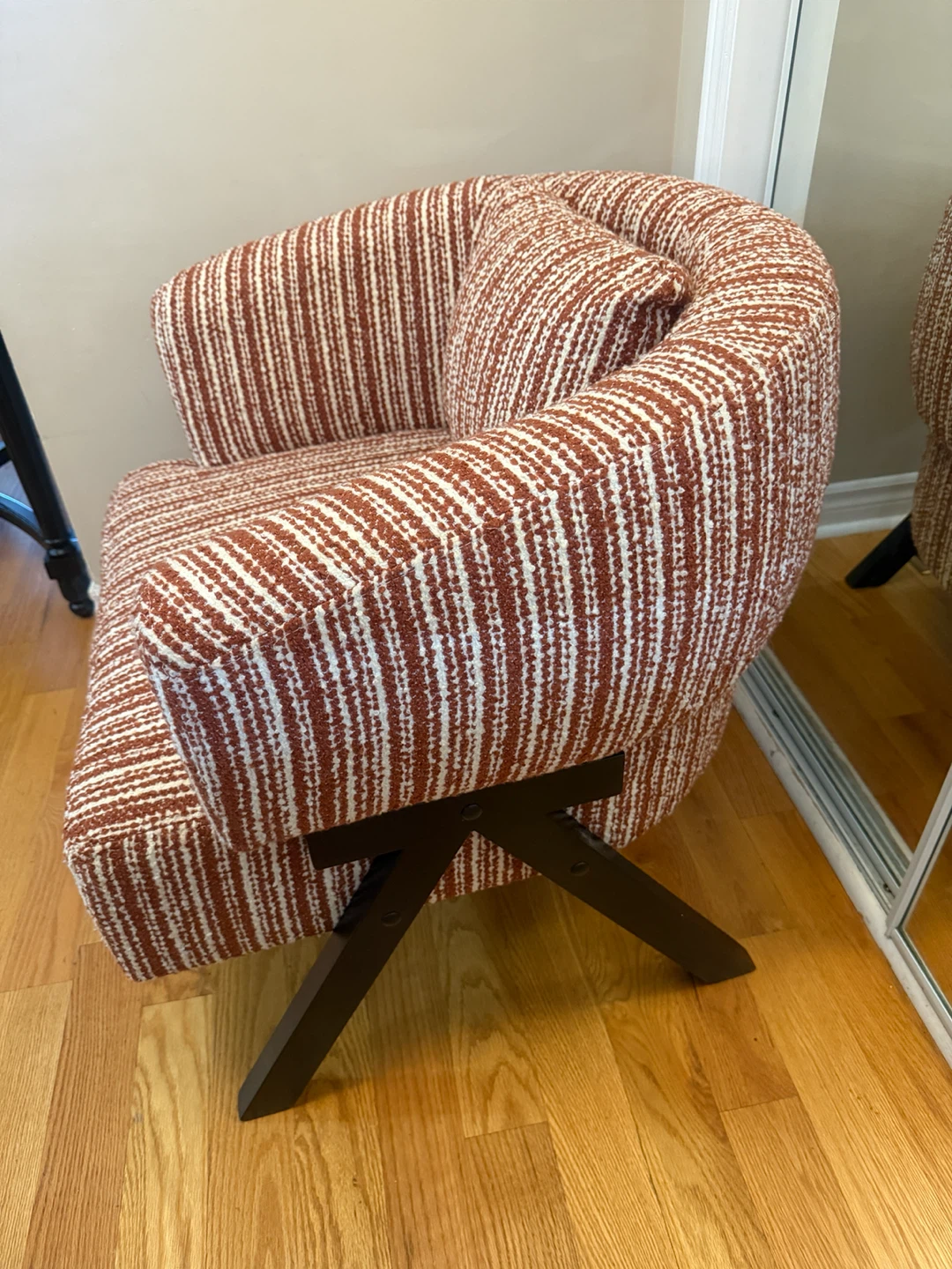 Accent Chair -Brand New - photo 3
