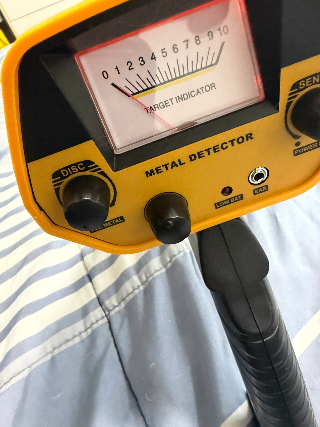 Yellow Metal Detector - photo 2