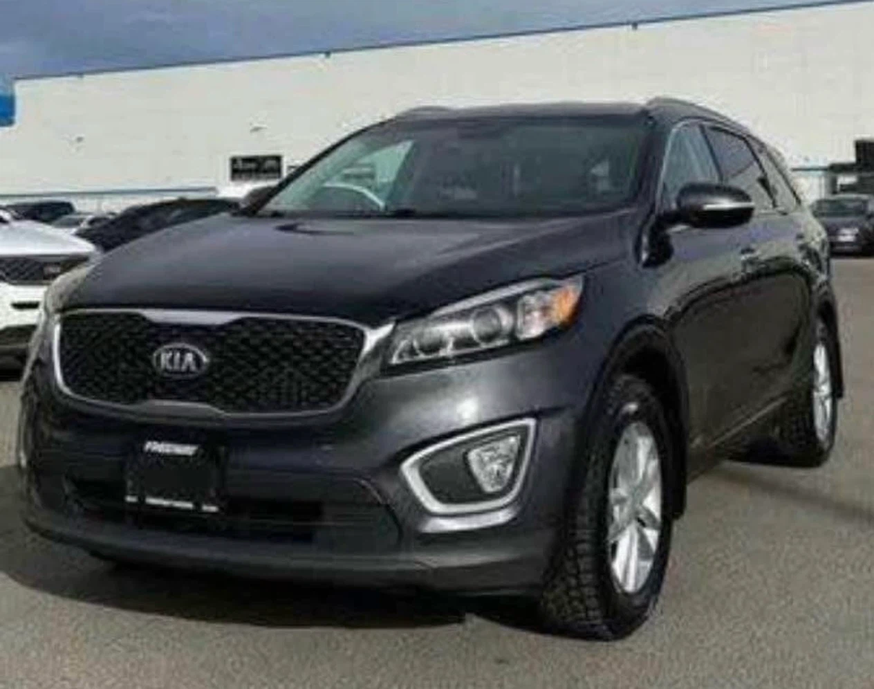 Dark Grey Kia Sorento SUV - photo 2