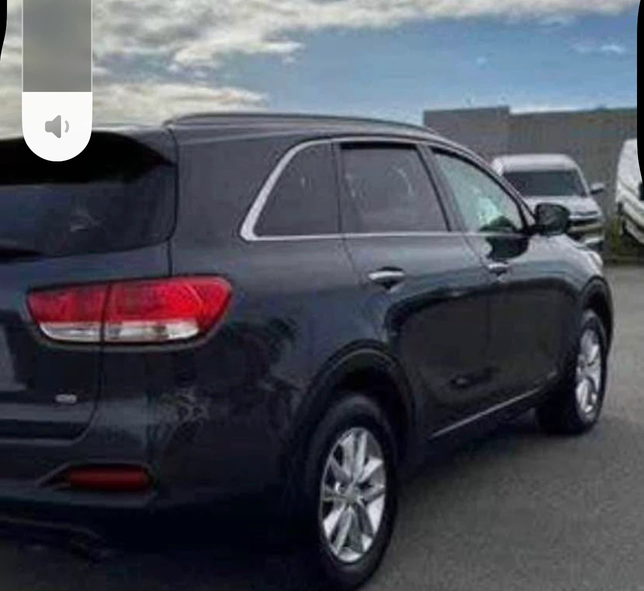 Dark Grey Kia Sorento SUV - photo 3